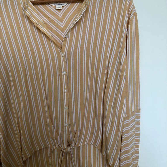 Summery American Eagle Button Down - Picture 2 of 6